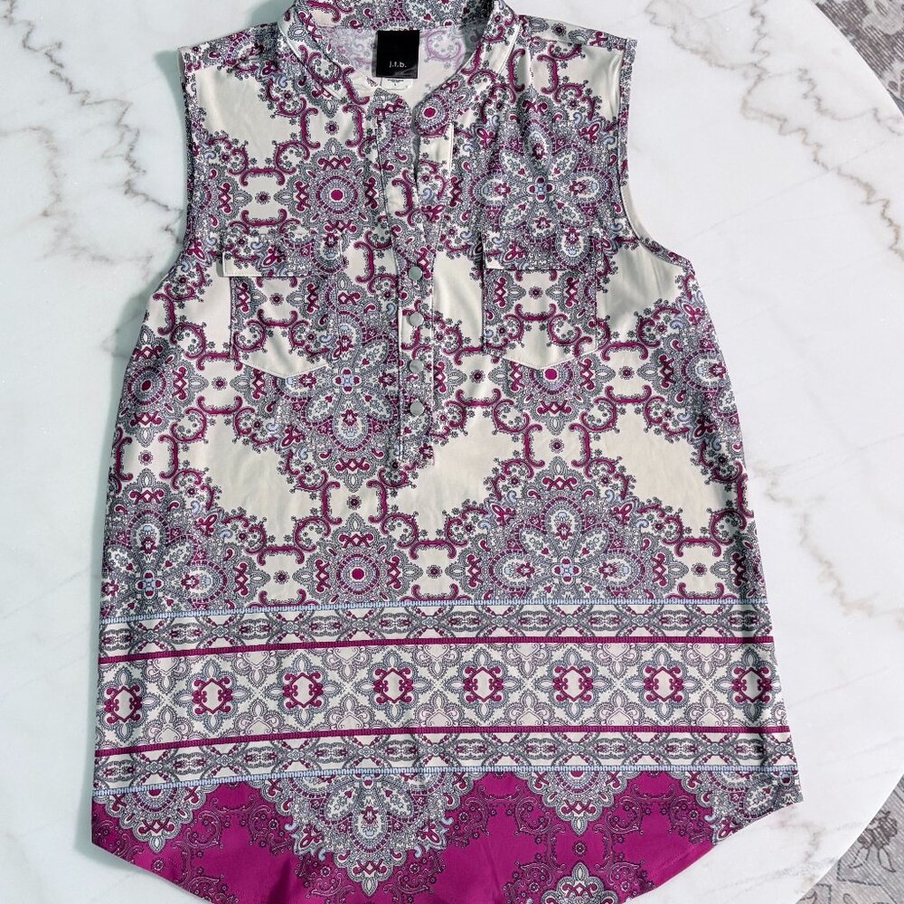 Magenta and Gray Paisley print sleeveless top in Size L